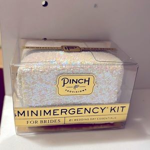 👰🏻 Minimergency Kit for Brides | Wedding Day Essentials